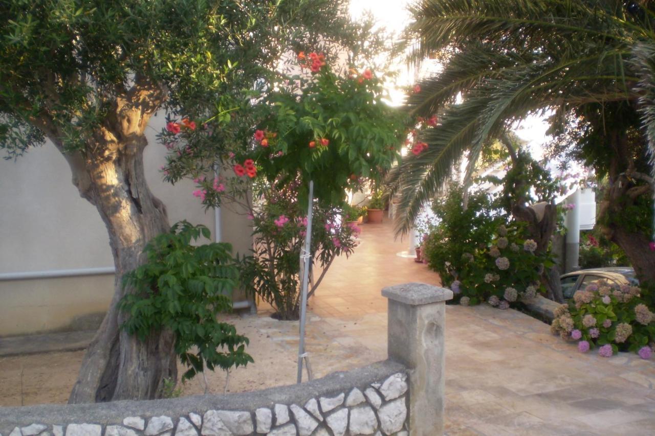 Apartments And Rooms By The Sea Jakisnica, Pag - 4160 Лун Екстер'єр фото
