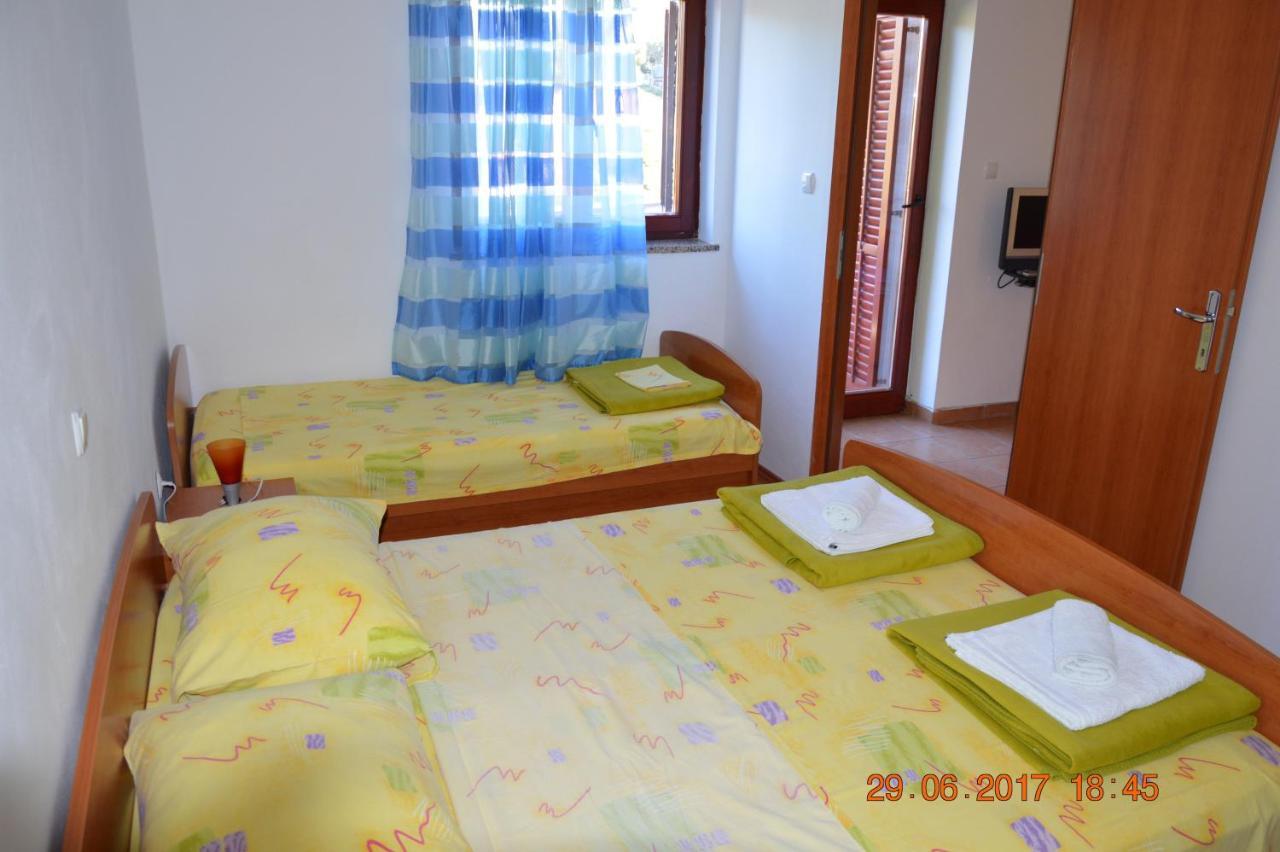 Apartments And Rooms By The Sea Jakisnica, Pag - 4160 Лун Екстер'єр фото