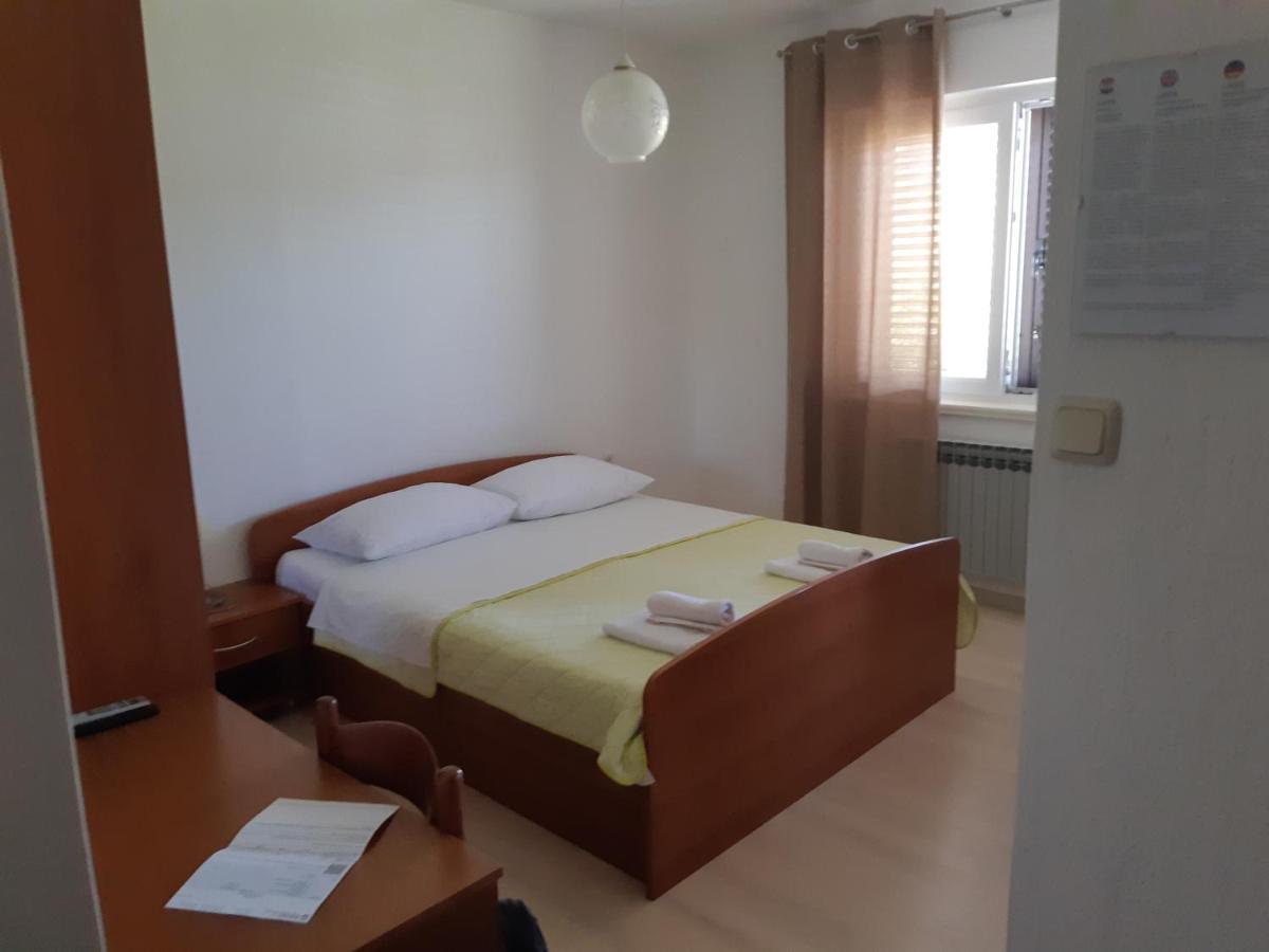 Apartments And Rooms By The Sea Jakisnica, Pag - 4160 Лун Екстер'єр фото